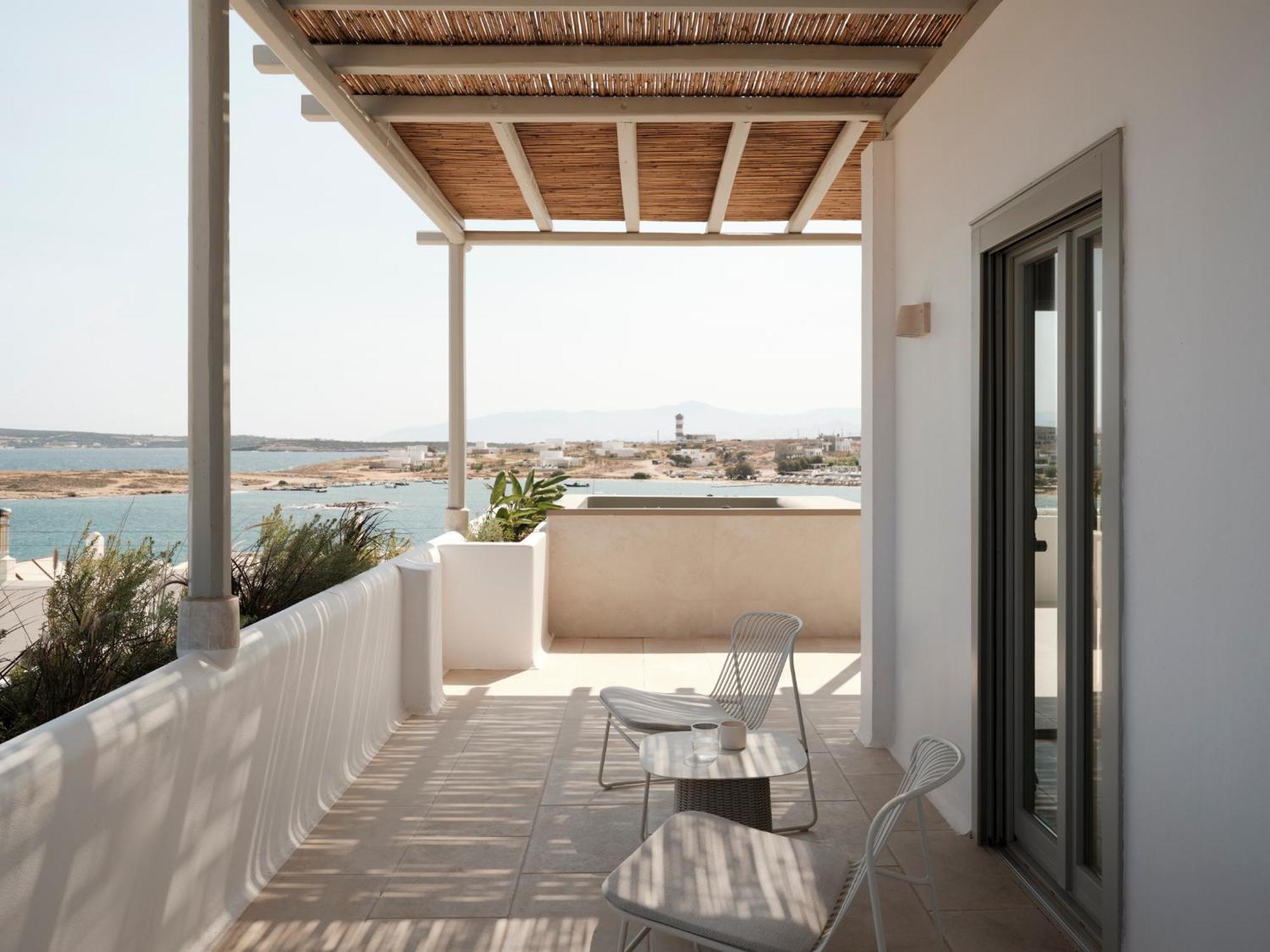 Akria Seaside Suites Náoussa Extérieur photo